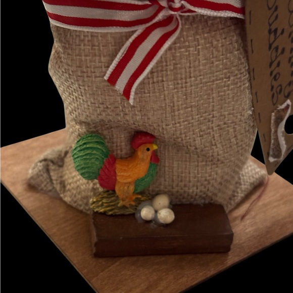 Handmade Farmhouse Scarecrow Flower Arrangement Hilde Hazel Decorative Accent - Picture 6 of 12